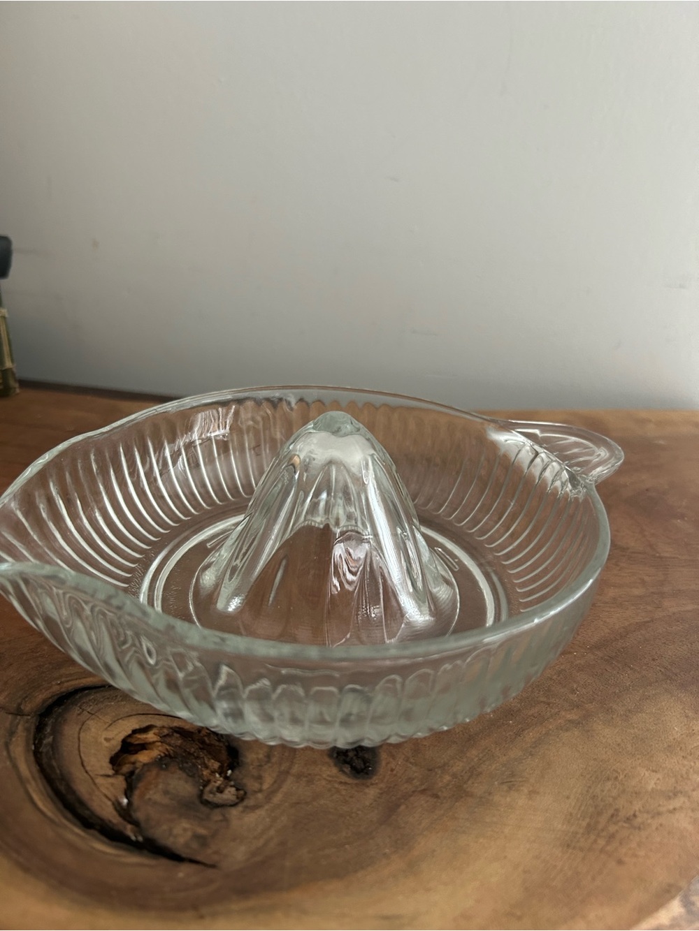 Vintage Glass Juice Reamer w/ lip Handle Spout Orange Lemon Squeezer Large